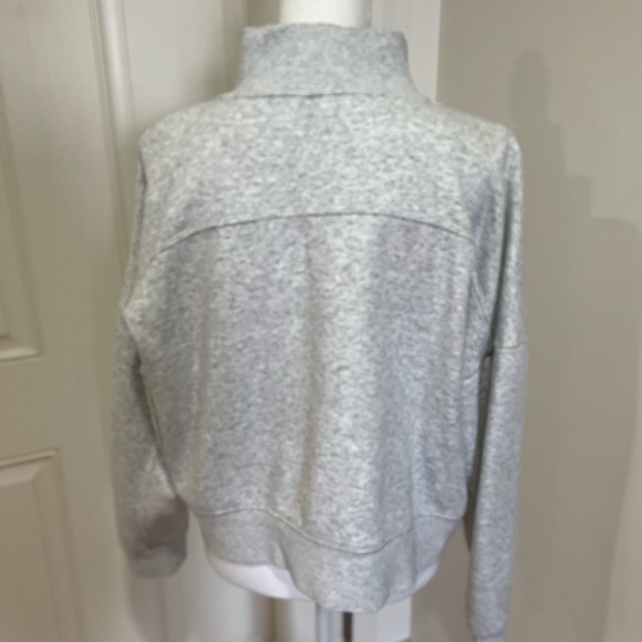 Fabletics Go-To-Halfzip - Picture 5 of 9